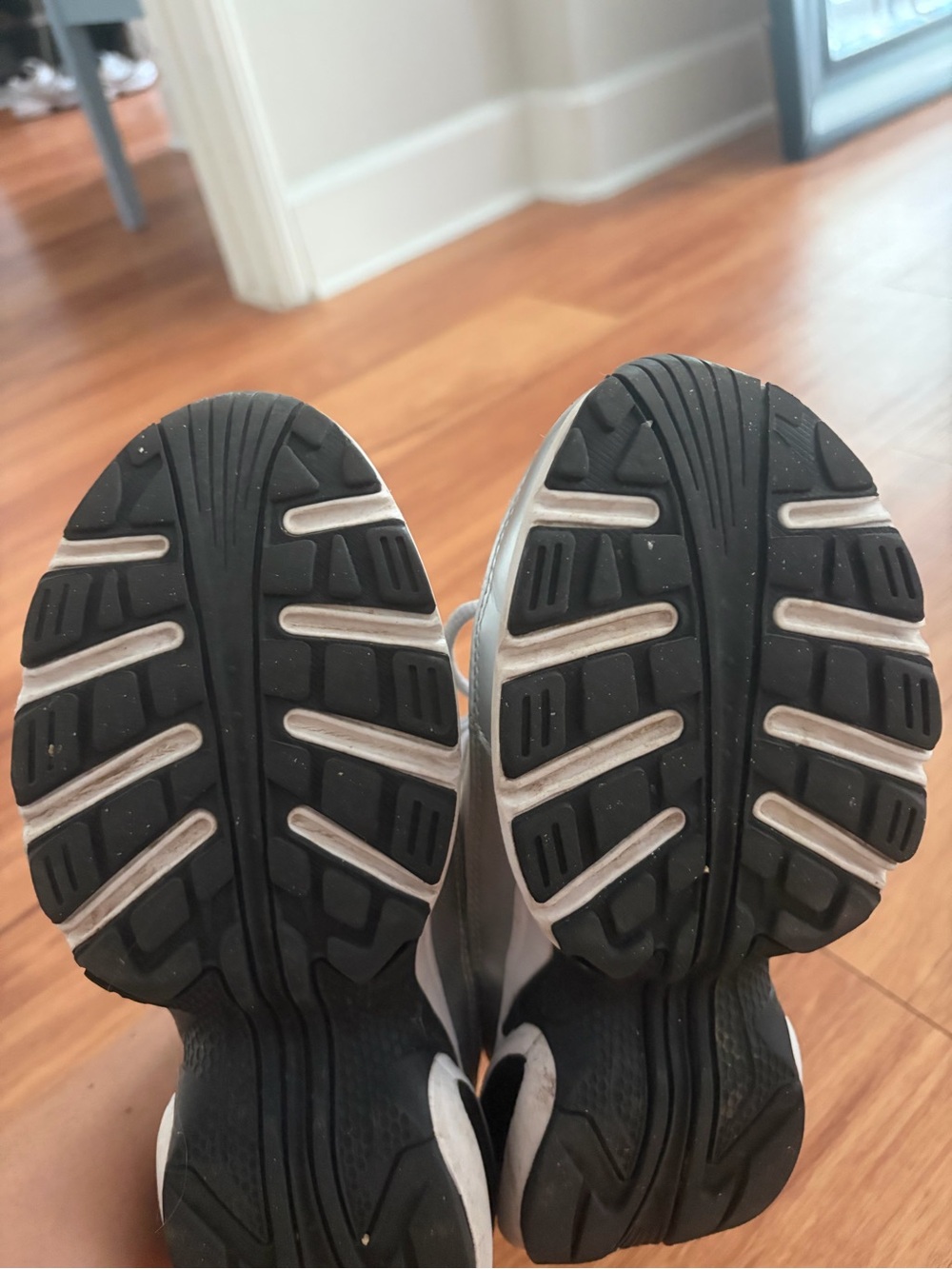 Nike White & Silver Women's Sneakers - Picture 8 of 10